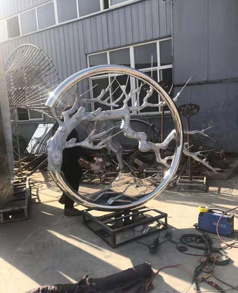 蕪湖雕塑公司的雕塑作品在公共藝術(shù)空間中的互動性如何實現(xiàn)？